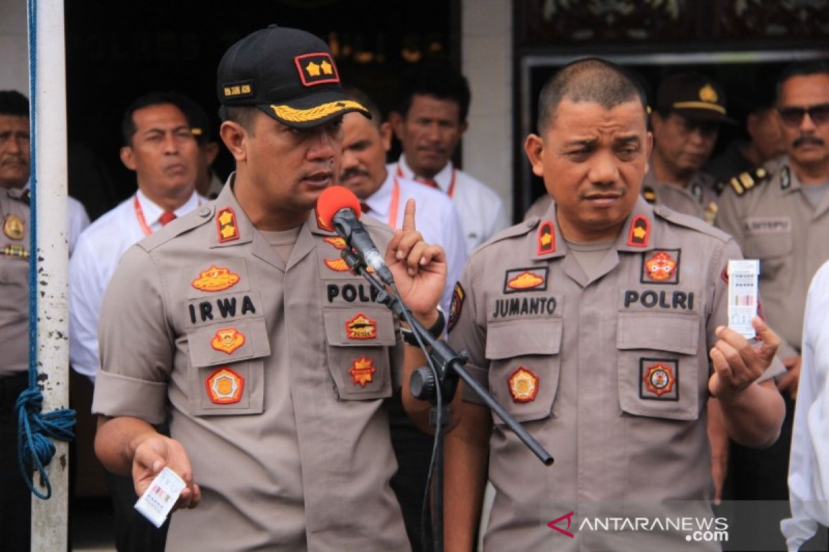 Kapolres Tapsel dan jajarannya tes urine mendadak