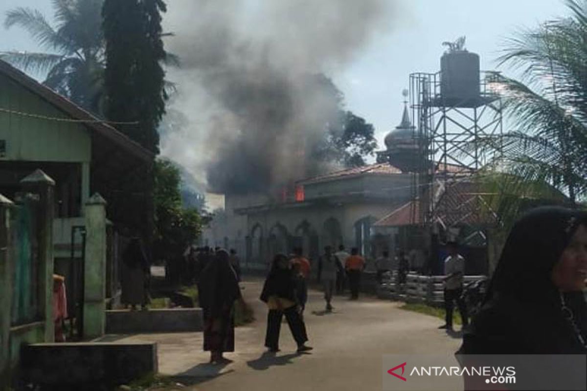 Gudang pesantren Ar-Risalah Aceh Jaya terbakar