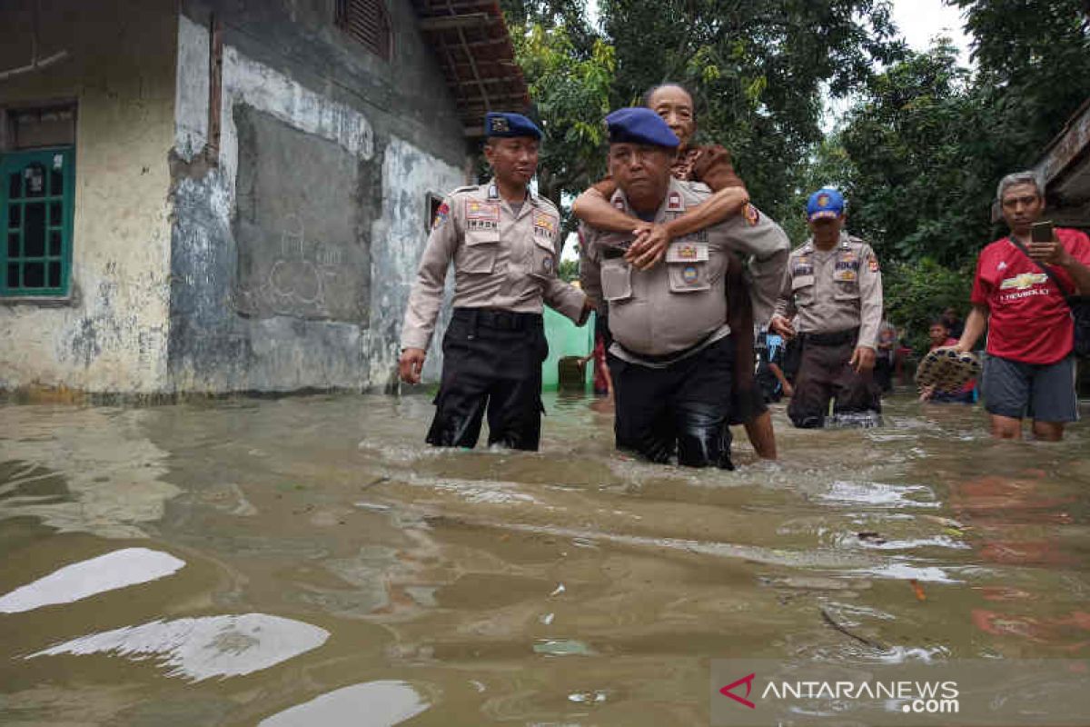 2.000 lebih rumah warga di Cirebon kebanjiran
