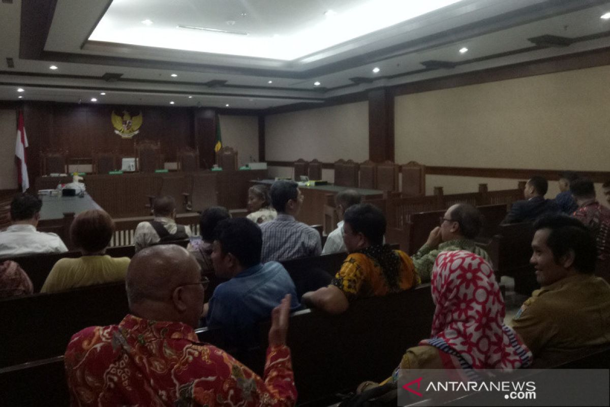 Sidang kedua gugatan class action banjir Jakarta berakhir ditunda