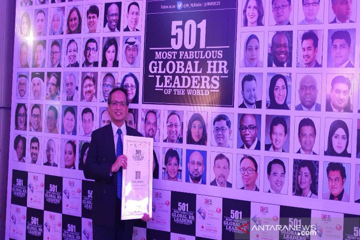 Mantan Direktur Antara raih Global HR Leaders Award