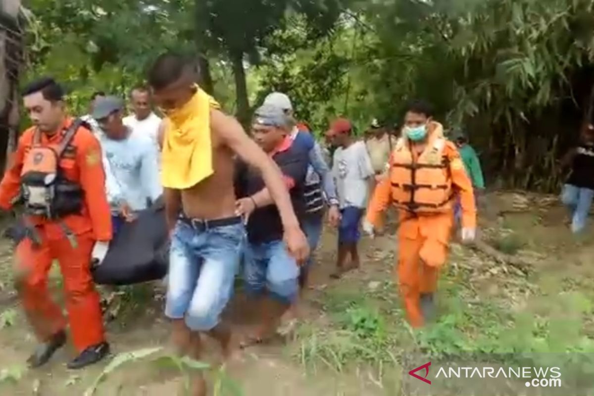 Basarnas temukan lansia tak bernyawa hanyut di sungai