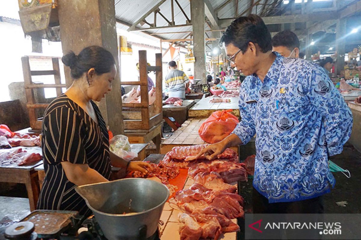 Jelang Galungan, daging babi di Buleleng aman dikonsumsi