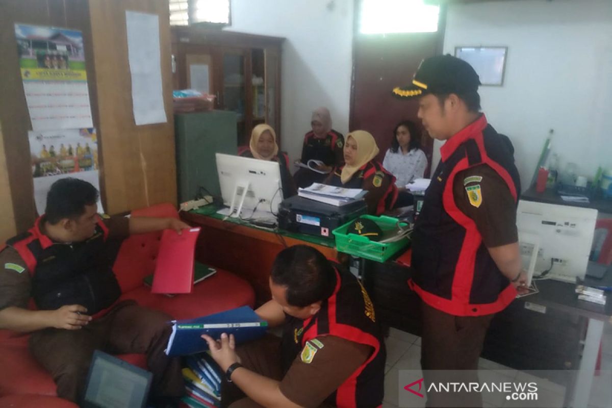 Jaksa geledah kantor Satpol PP Kota Bengkulu