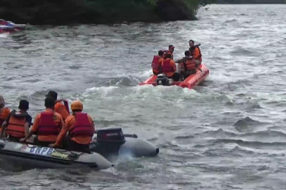 BPBD Magetan siagakan perahu tangani kecelakaan air di Telaga Sarangan