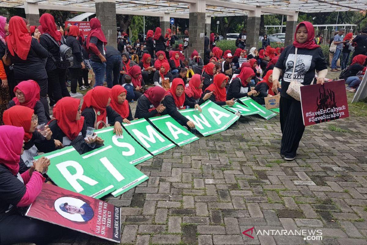 Eri Cahyadi penuhi panggilan Bawaslu Surabaya