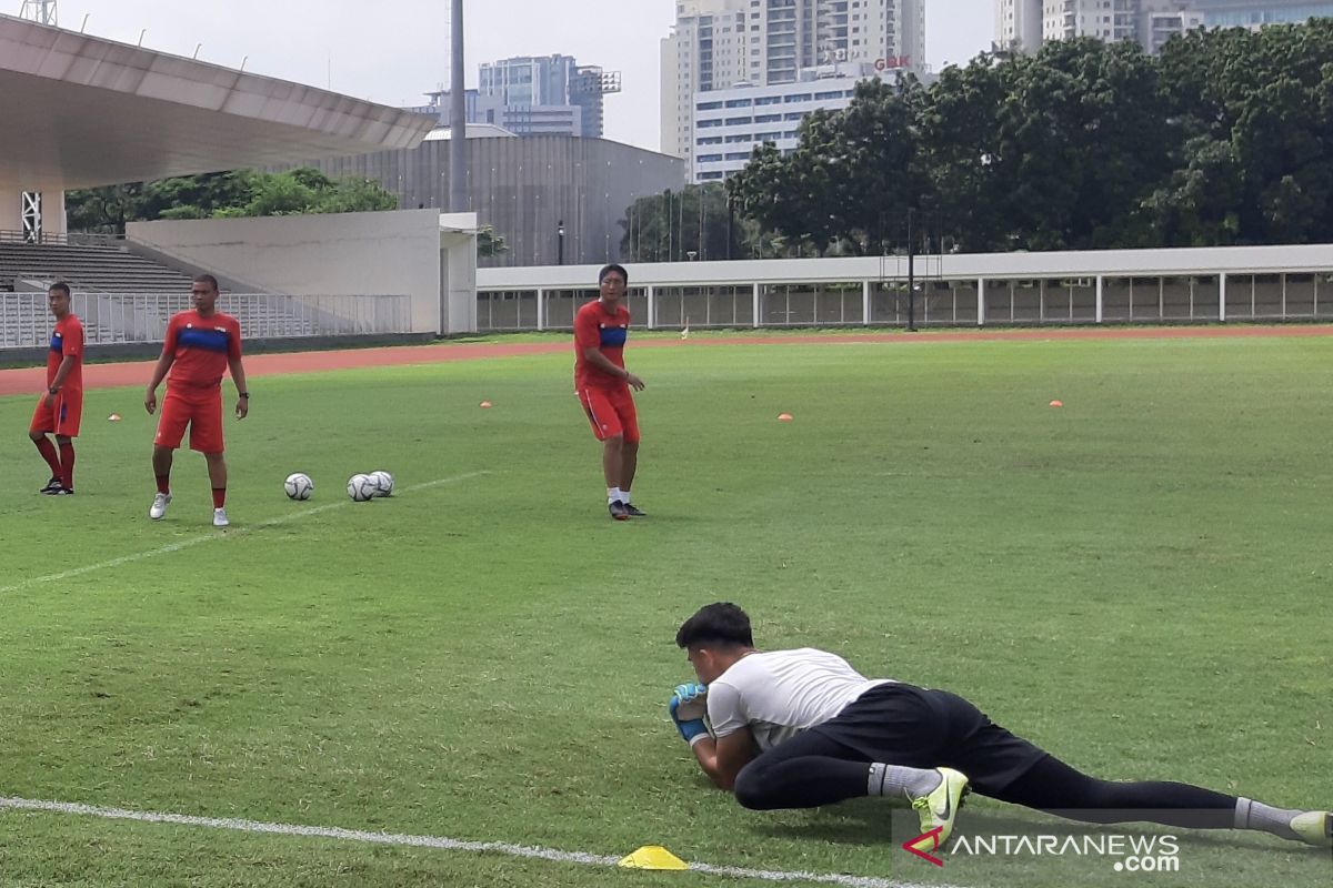 Nadeo Argawinata puji pelatih kiper timnas Kim Hae-Woon