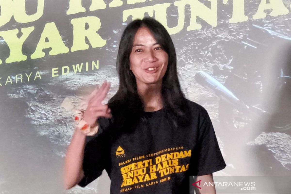 Ladya Cheryl vakum akting karena mengambil studi produksi film