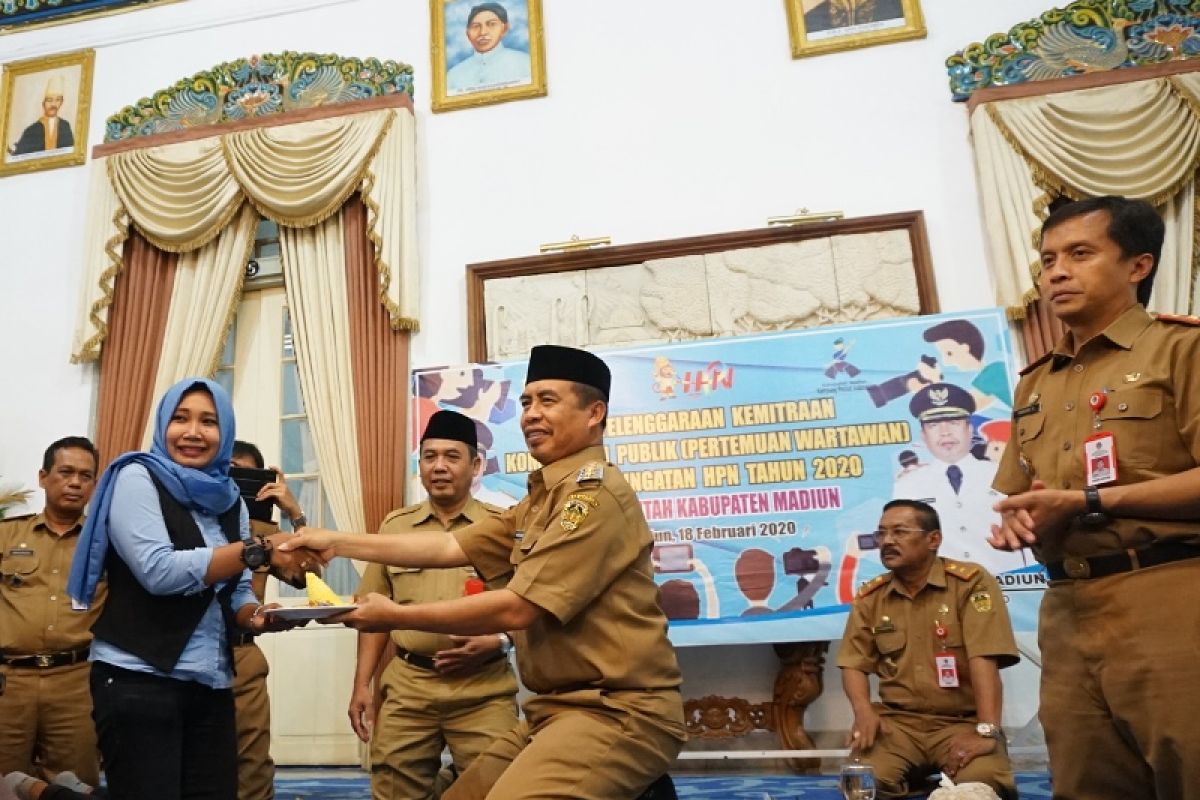 Wabup Madiun minta wartawan berikan informasi yang sehat