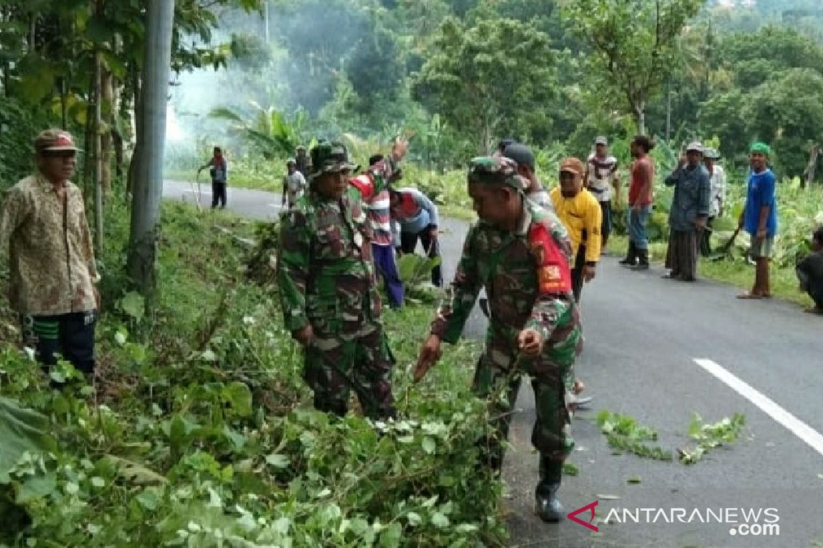 TNI-Polri di Pamekasan gerakkan anggota siaga bencana