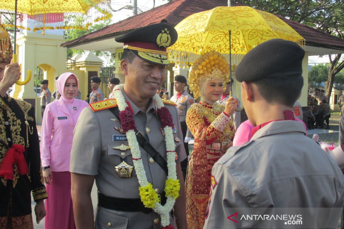 Kapolda Aceh disambut salawat badar