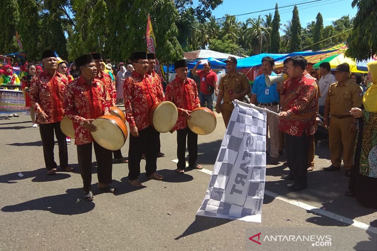 Bupati Mukomuko lepas ratusan peserta karnaval budaya hari jadi ke-17