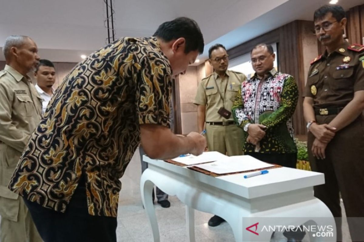 Pemprov Babel tandatangani 38 paket pekerjaan senilai Rp237,440 miliar