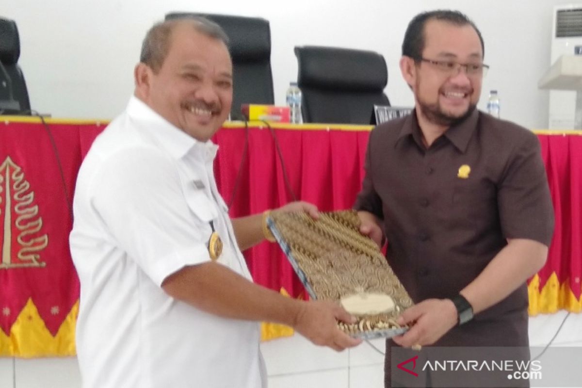 DPRD serahkan hasil reses kepada Pemkot  Gunungsitoli