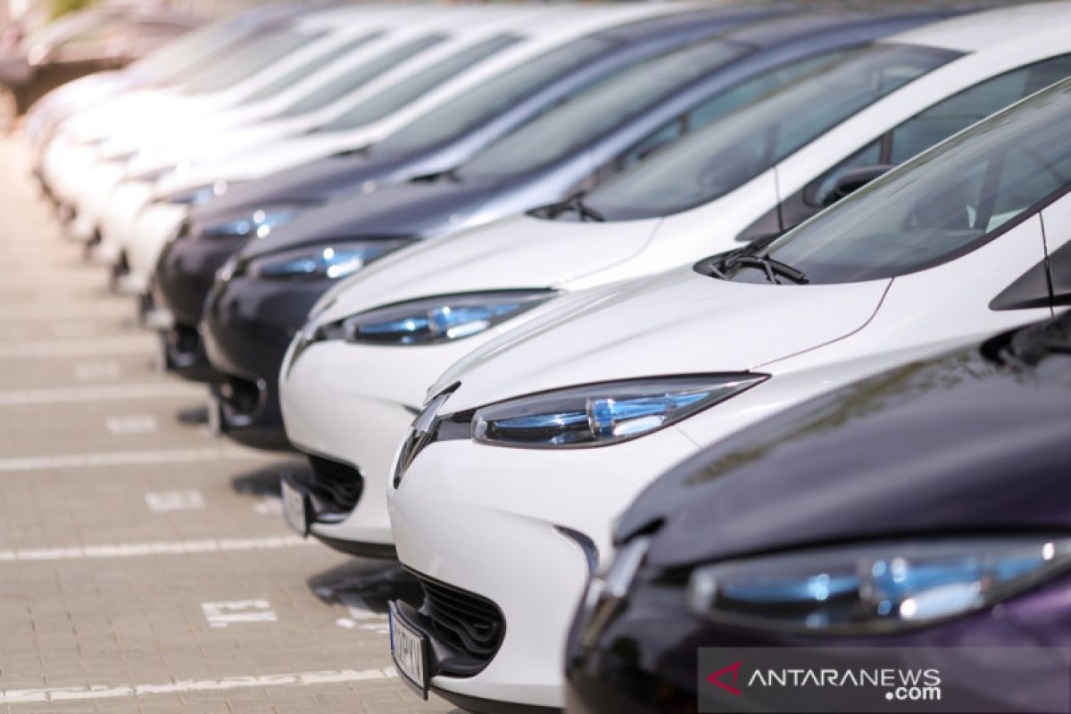 Penjualan mobil di ASEAN merosot 38,4 persen