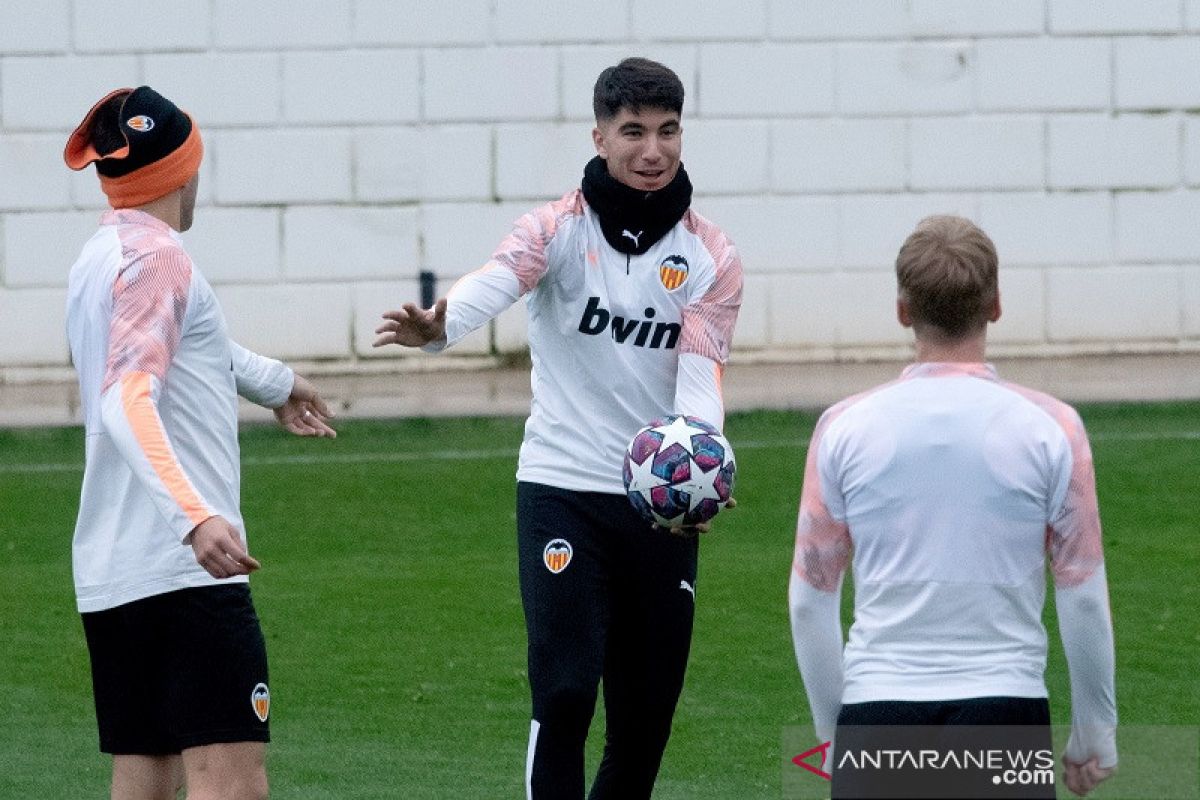 Juventus ramaikan perburuan gelandang Valencia Carlos Soler