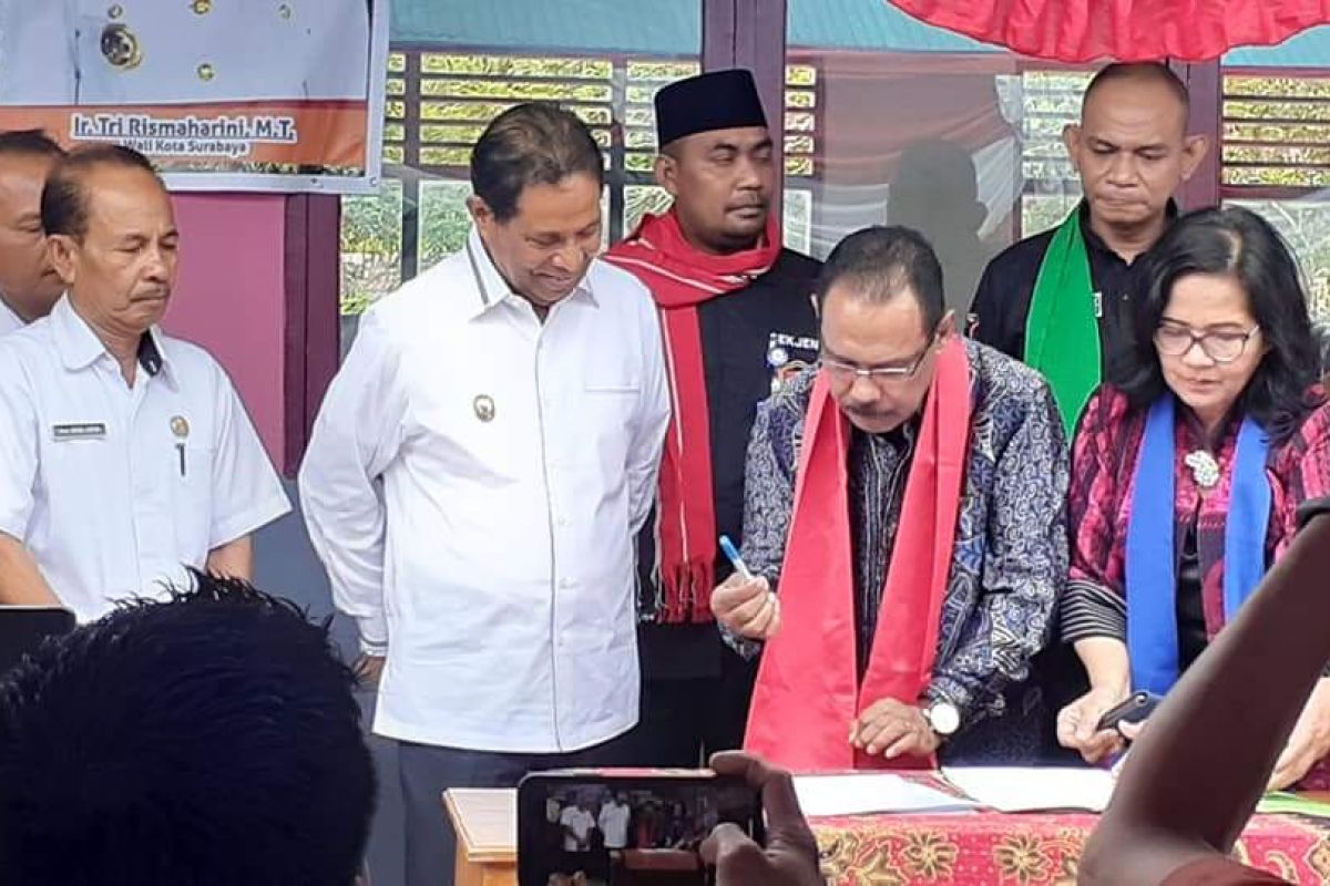 Pemkot Surabaya bantu gedung sekolah di Kabupaten Maluku Tengah