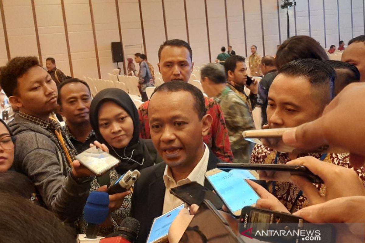 Bahlil lapor Presiden Jokowi ada gubernur belum alihkan kewenangan perizinan