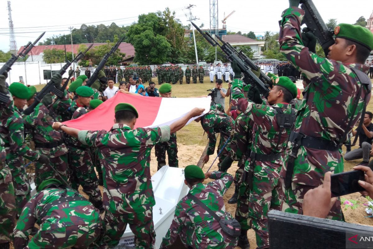 Jenazah Pratu Dwi dimakamkan di Lampung Tengah