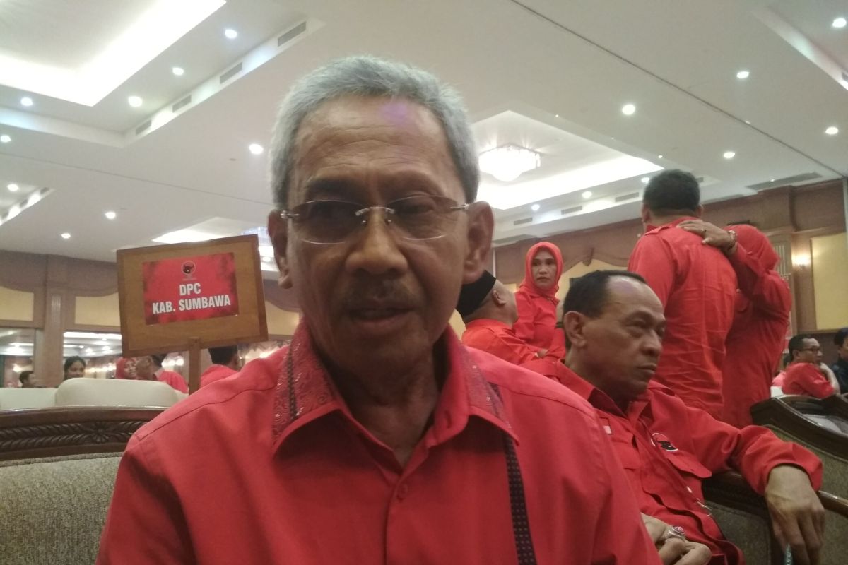 Bupati Sumbawa 2016-2021 Husni Jibril meninggal dunia