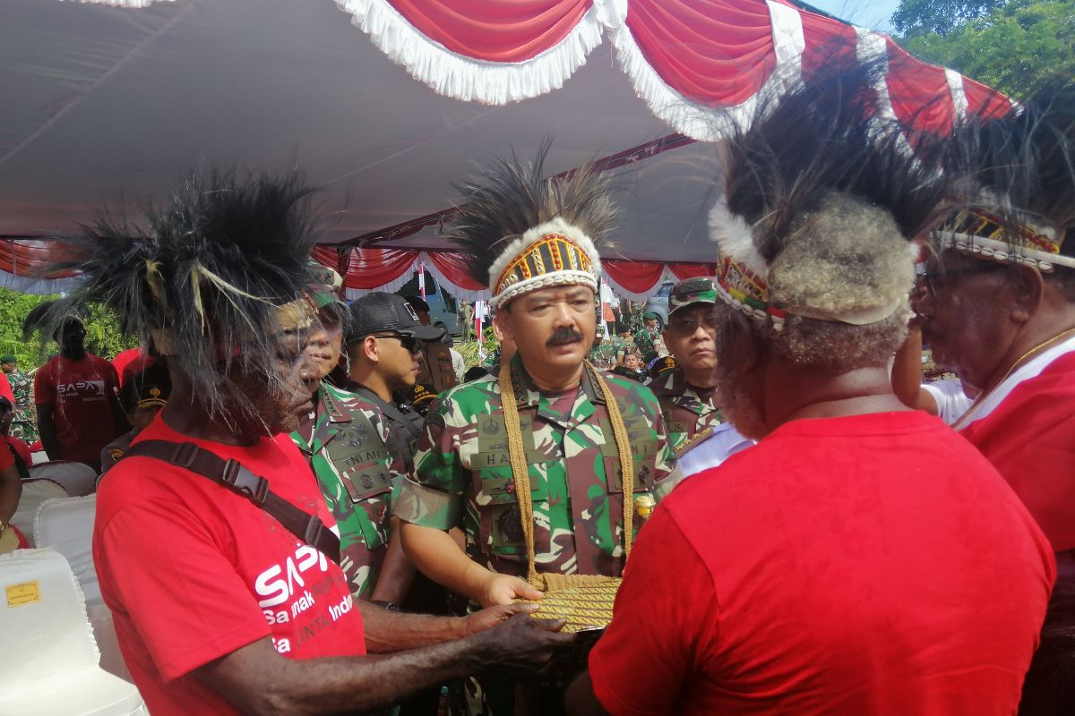 Panglima TNI terima hibah lahan untuk bangun Markas Kogabwilhan III di Mimika