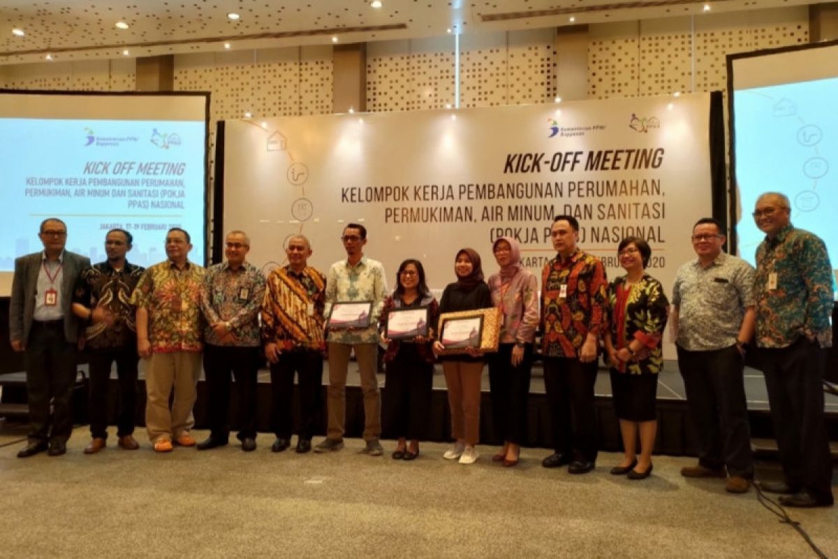 Peduli sanitasi dua pemudi Lampung raih prestasi Nugroho Tri Utomo Writing Contest