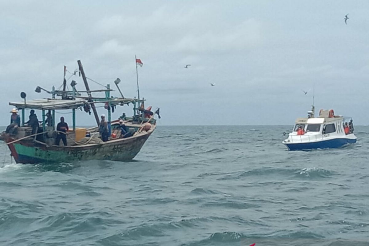 Pemkab Kepulauan Seribu amankan dua kapal cantrang