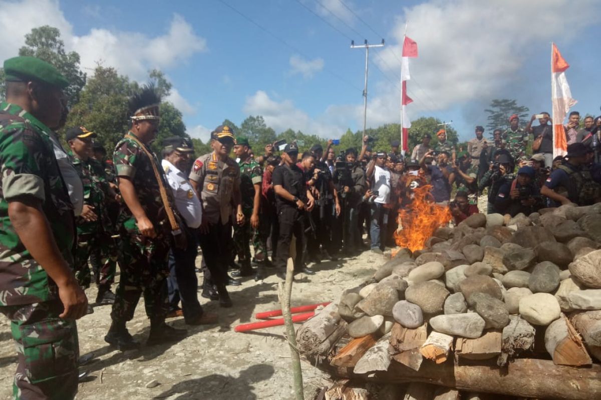 Panglima TNI harapkan semakin banyak pemuda Mimika jadi prajurit