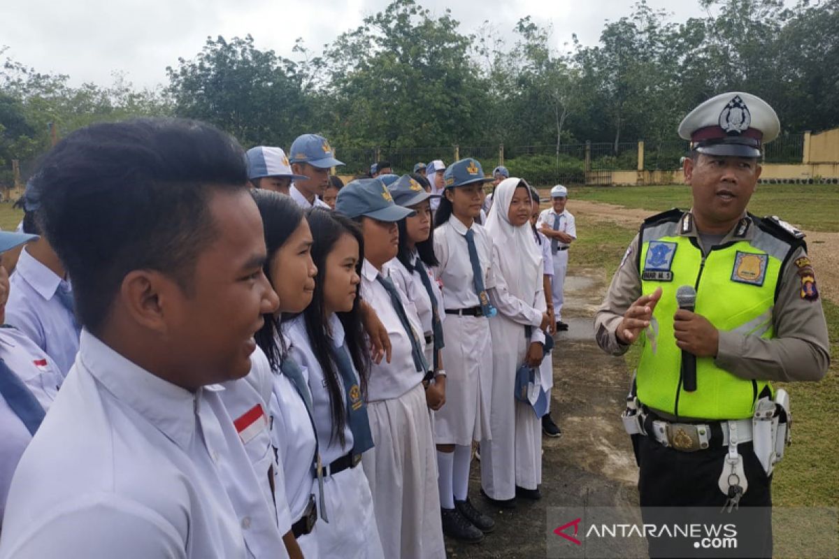 Satuan Lantas Polres Kutai Barat Sambangi Sekolah Kampanye Tertib