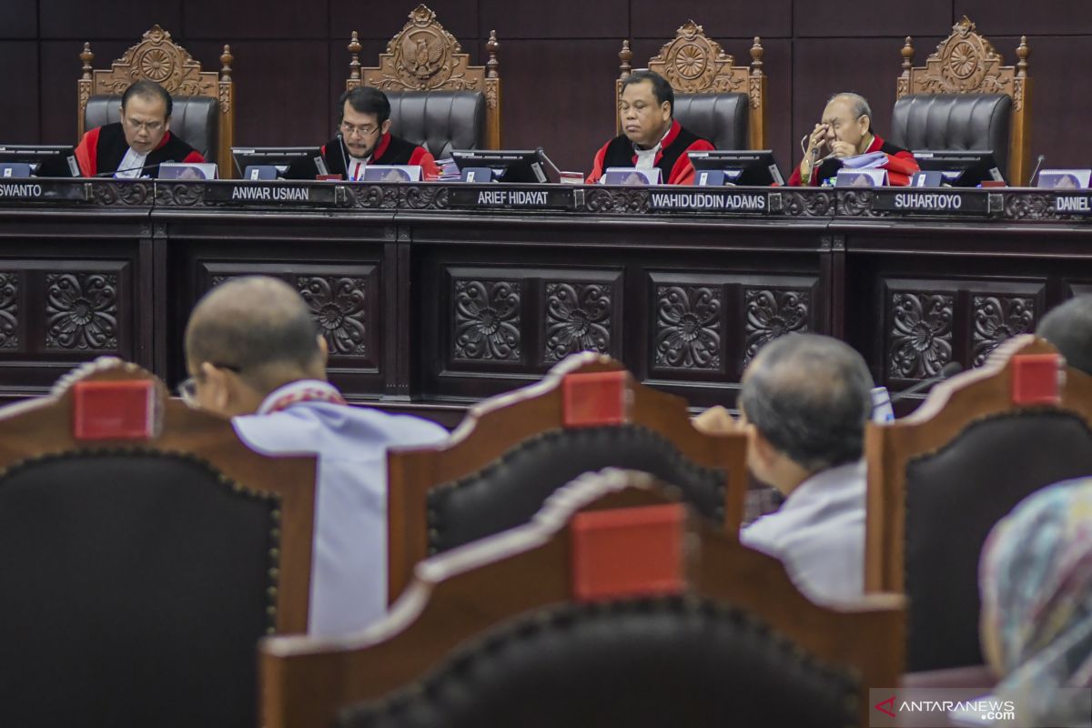 MK diminta hadirkan Presiden Jokowi untuk perkara revisi UU KPK