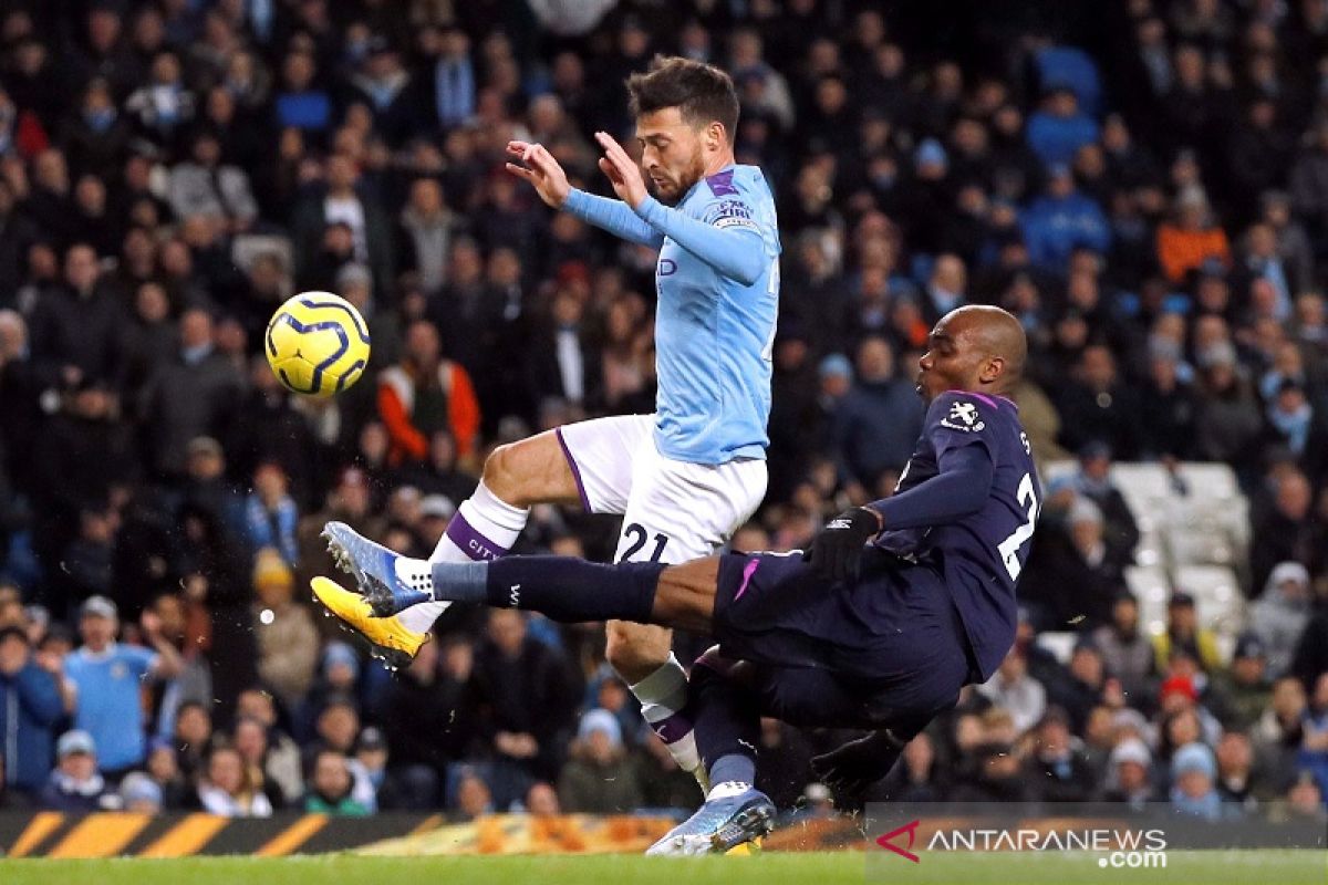 David Silva cedera setelah City gilas West Ham 2-0