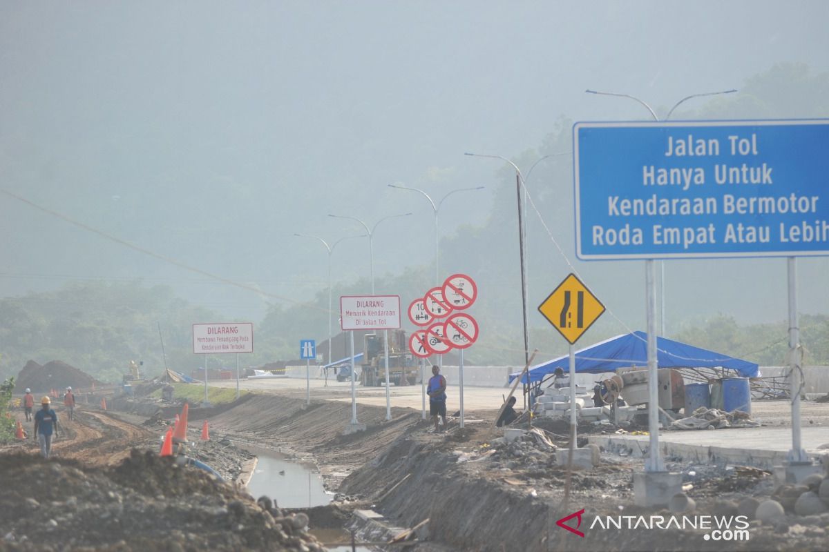 Jalan berliku jalan Tol Padang Pariaman-Pekanbaru