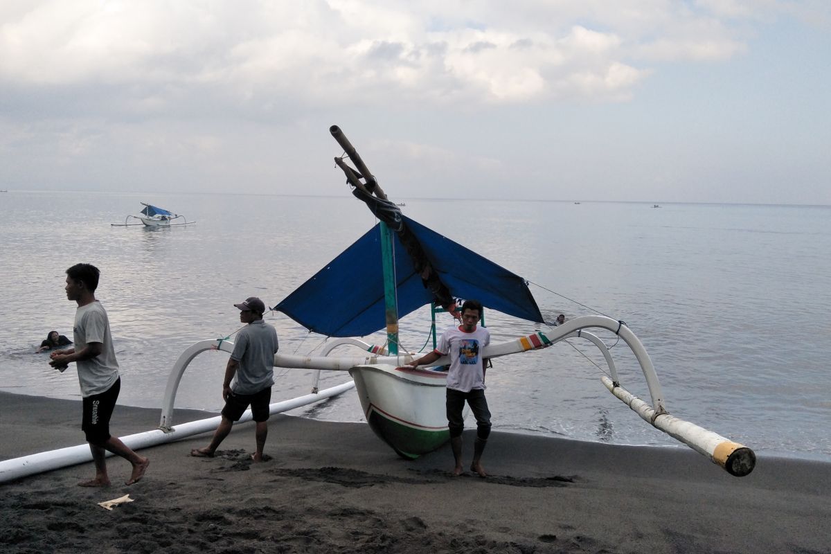 DKP memastikan harga ikan stabil meski nelayan tidak melaut