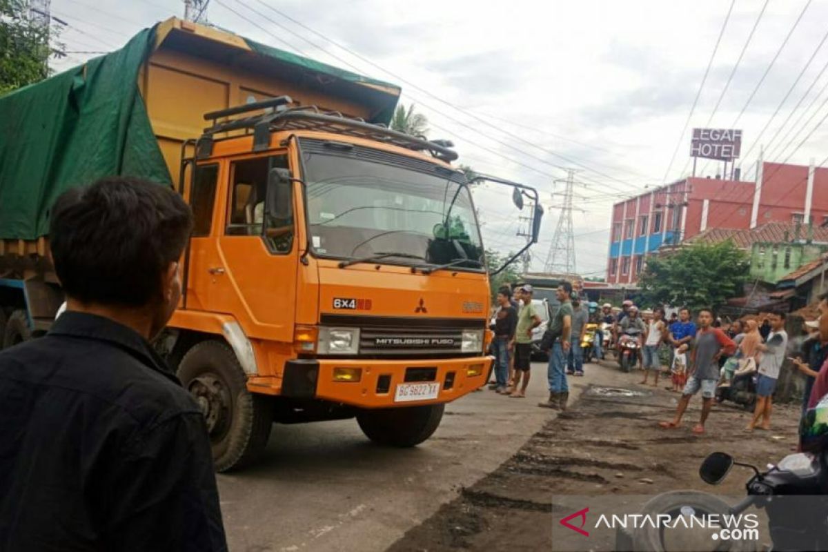 Ormas di Kabupaten Ogan Komering Ulu larang truk batu bara melintas