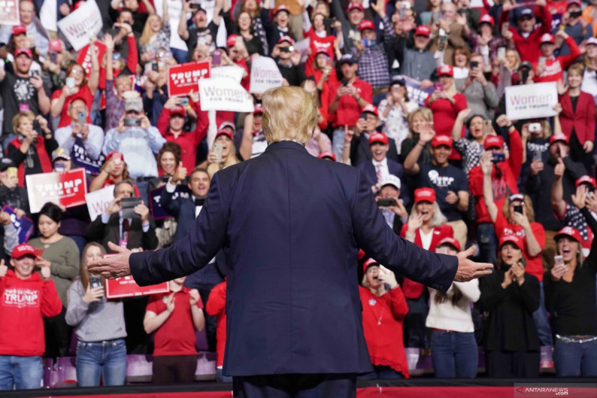 Trump rayakan Hari Kemerdekaan AS di Gunung Rushmore meski dikritik