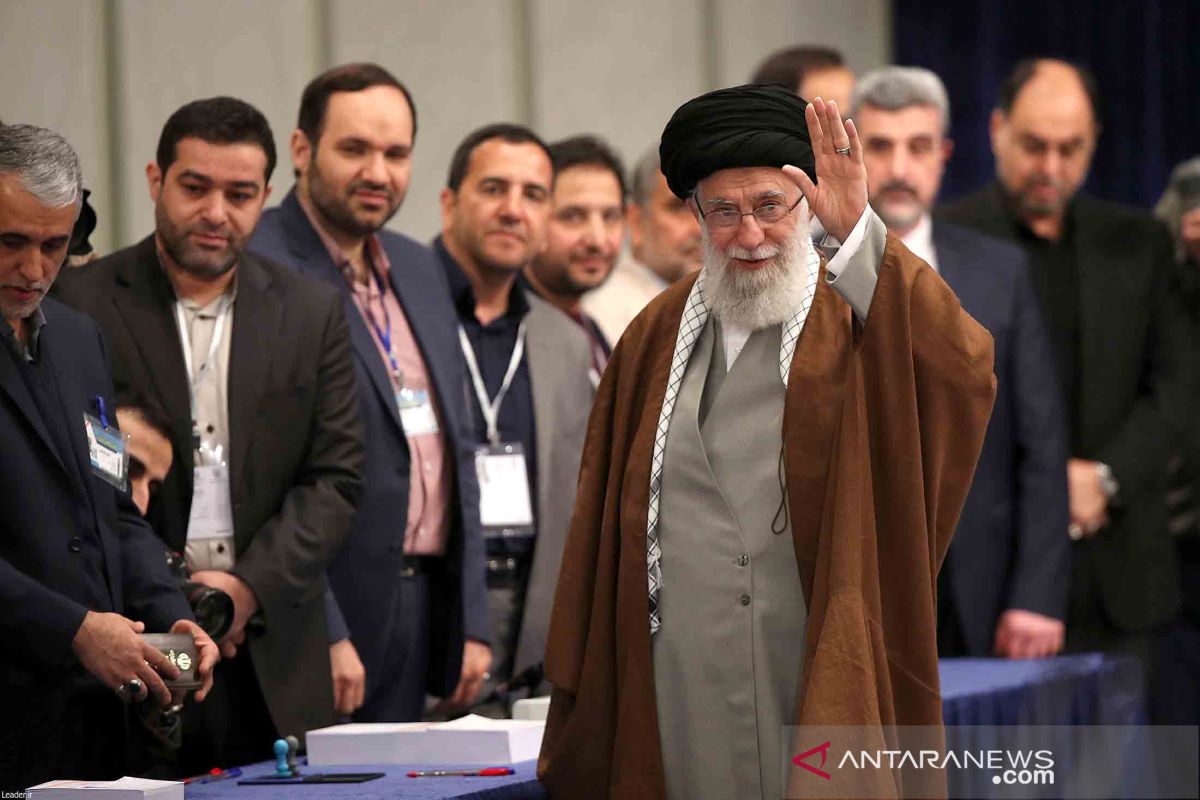 Khamenei janji akan membalas pembunuhan Fakhrizadeh