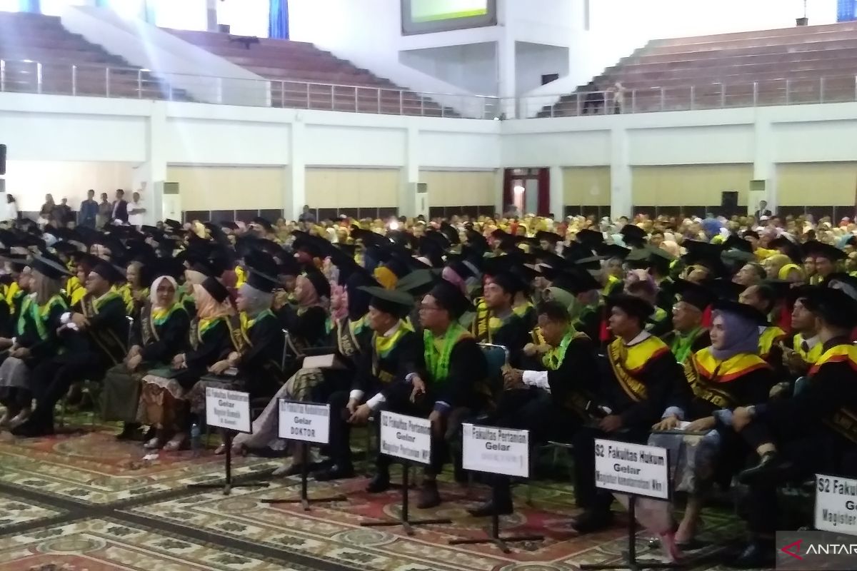 Tujuh mahasiswa asing selesaikan perkuliahan di Unand