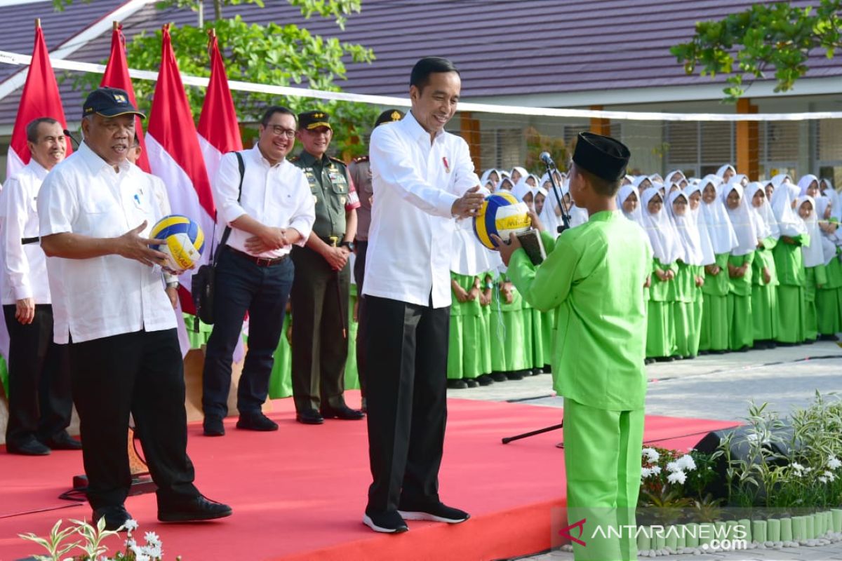 Presiden resmikan rehabilitasi madrasah di Pekanbaru