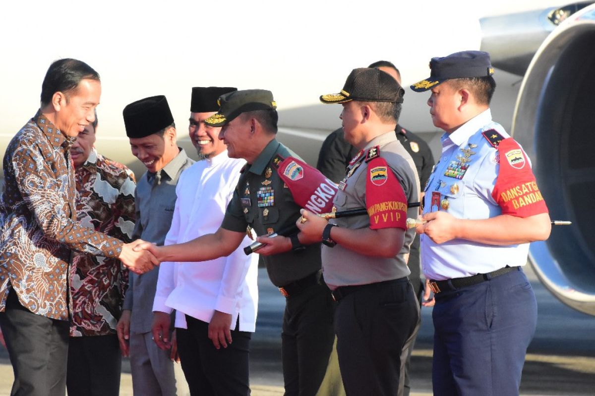 Pangdam I Bukit Barisan sambut kedatangan Presiden RI di Pekanbaru