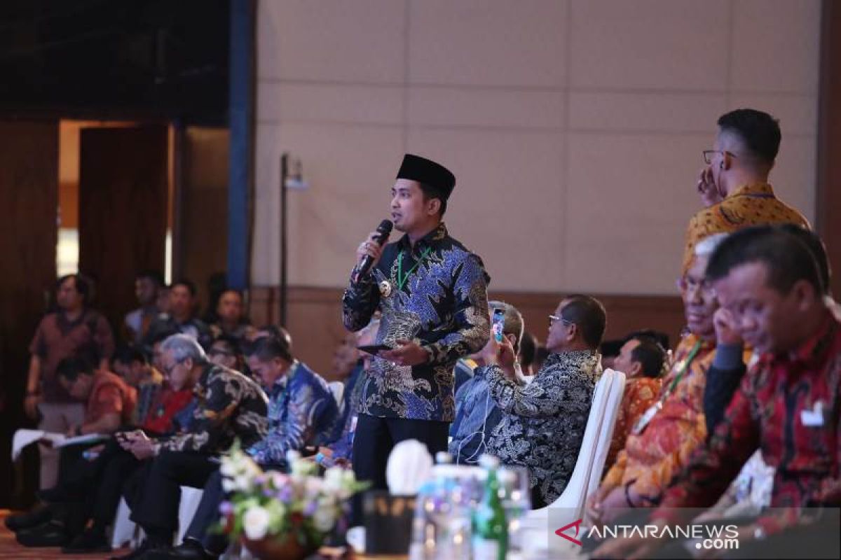 Bupati Penajam Abdul Gafur Mas'ud jamin  permudah masuknya investasi