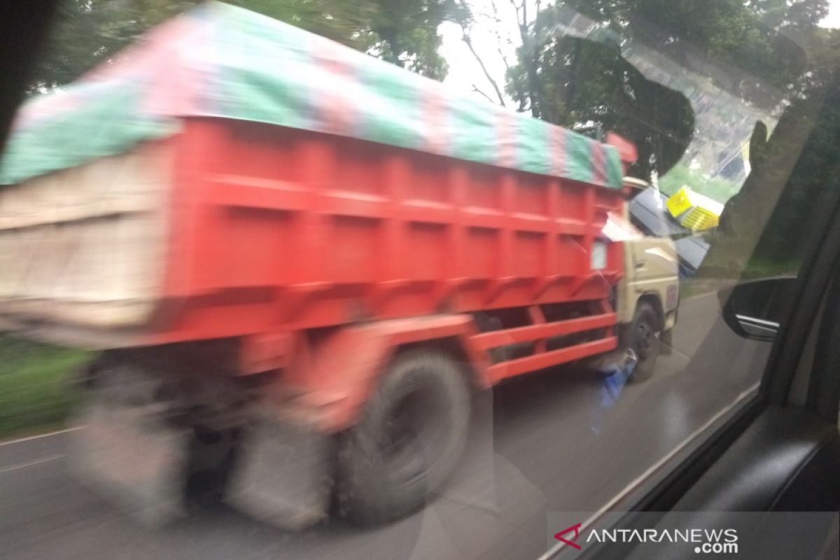 Pokdarwis Kaliurang : truk pengangkut pasir seharusnya tidak lewat jalur wisata