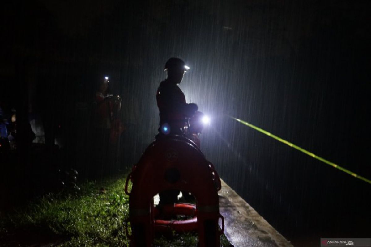 Empat korban hanyut di Sungai Sempor belum ditemukan