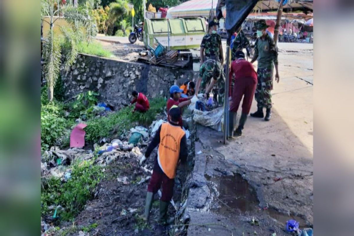 Aksi bersih sampah di Pasar Tamiang Layang diharapkan tingkatkan kesadaran masyarakat