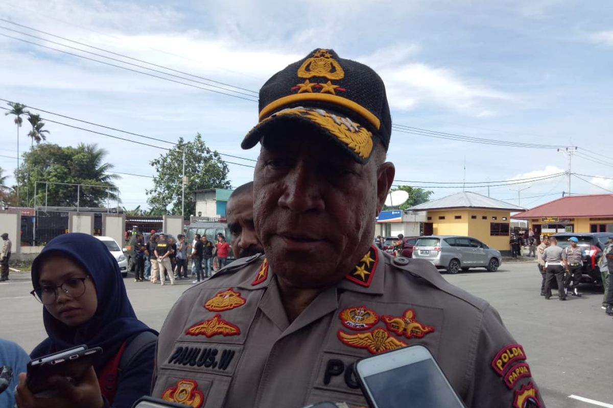 Kapolda Papua minta warga Pegubin serahkan senpi anggota TNI