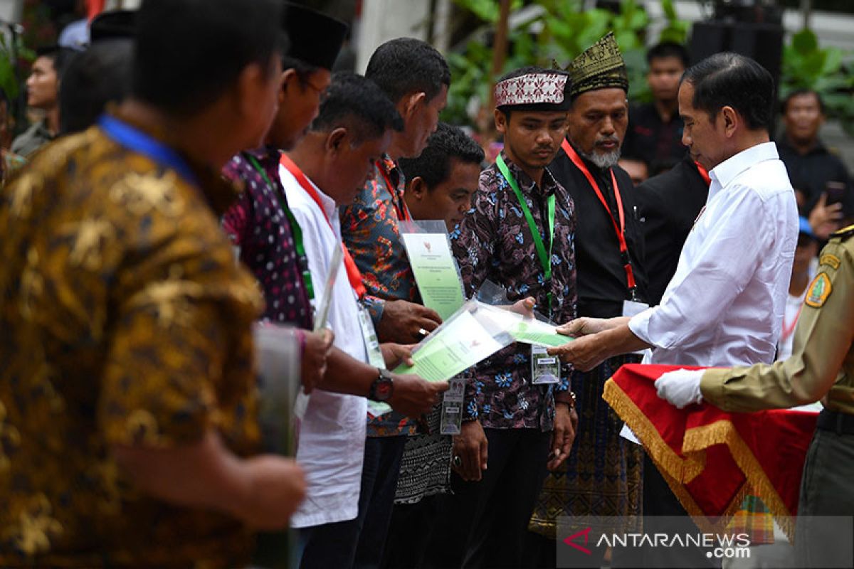 Presiden serahkan SK perhutanan sosial seluas 73,6 ribu hektar di Riau