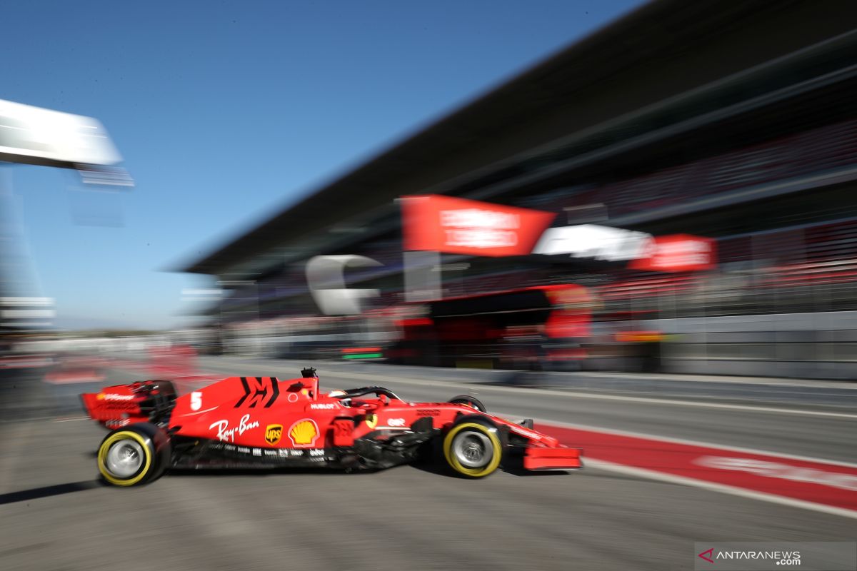 Vettel soal perbedaan SF1000 dari mobil Ferrari musim lalu