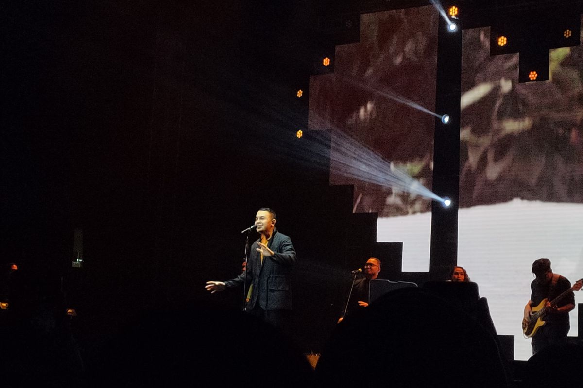 Tulus tampil bawakan lagu fans di Love Fest 2020