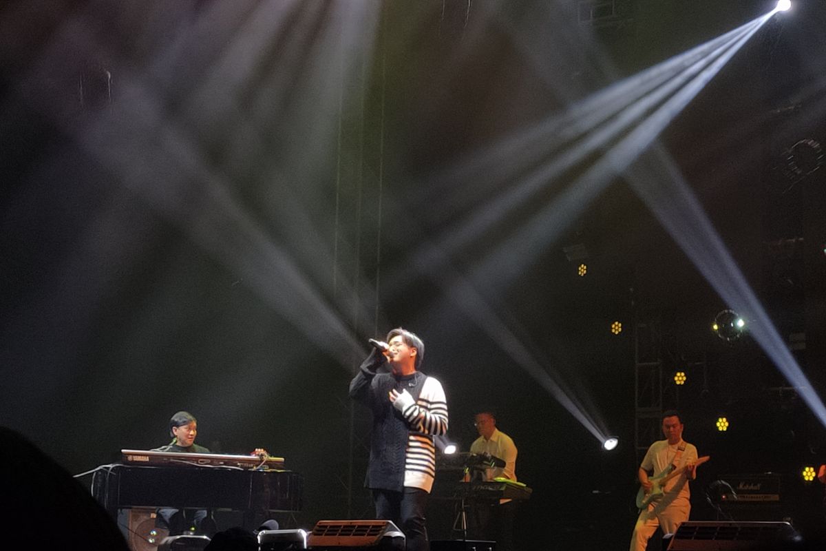 Nostalgia dan galau bersama Yovie & Arsy Widianto di Love Fest