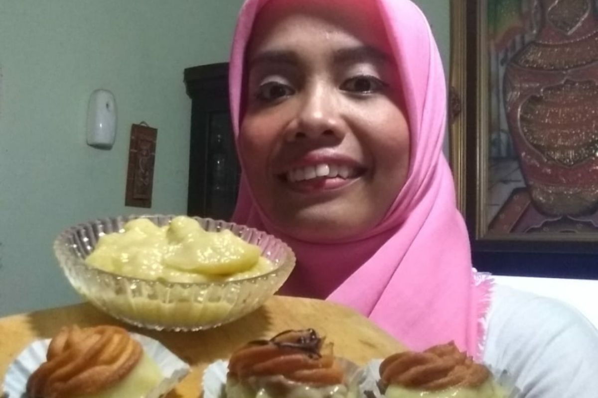 Kreasi kue sus isi durian UMKM Lampung