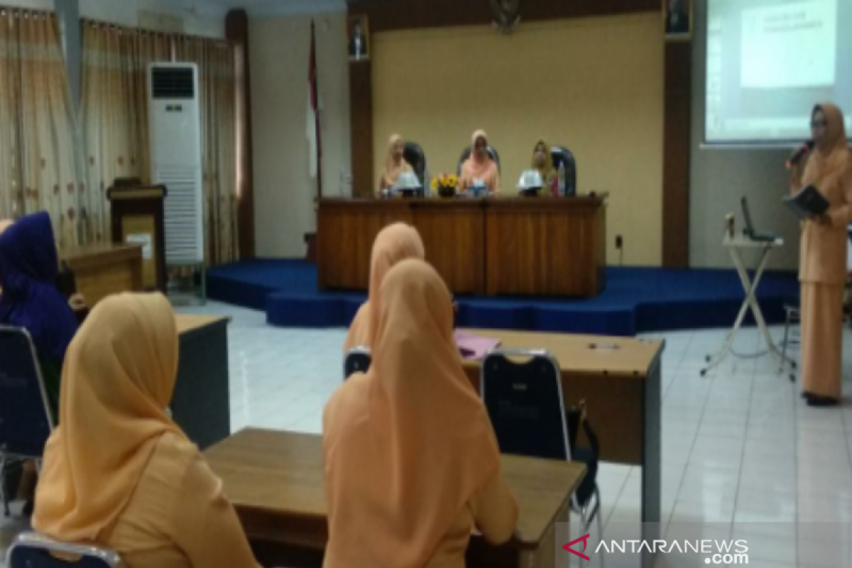 BNN mengajak Dharma Wanita BKKBN Sultra perangi narkoba